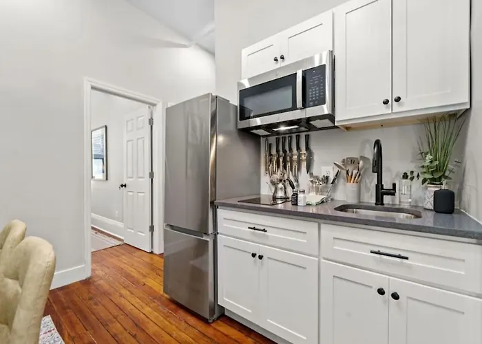 Spacious 3-Bed Brownstone Near Columbia Uni