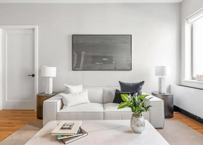 Top Notch 2Br 2Ba Suite Minutes To Central Park